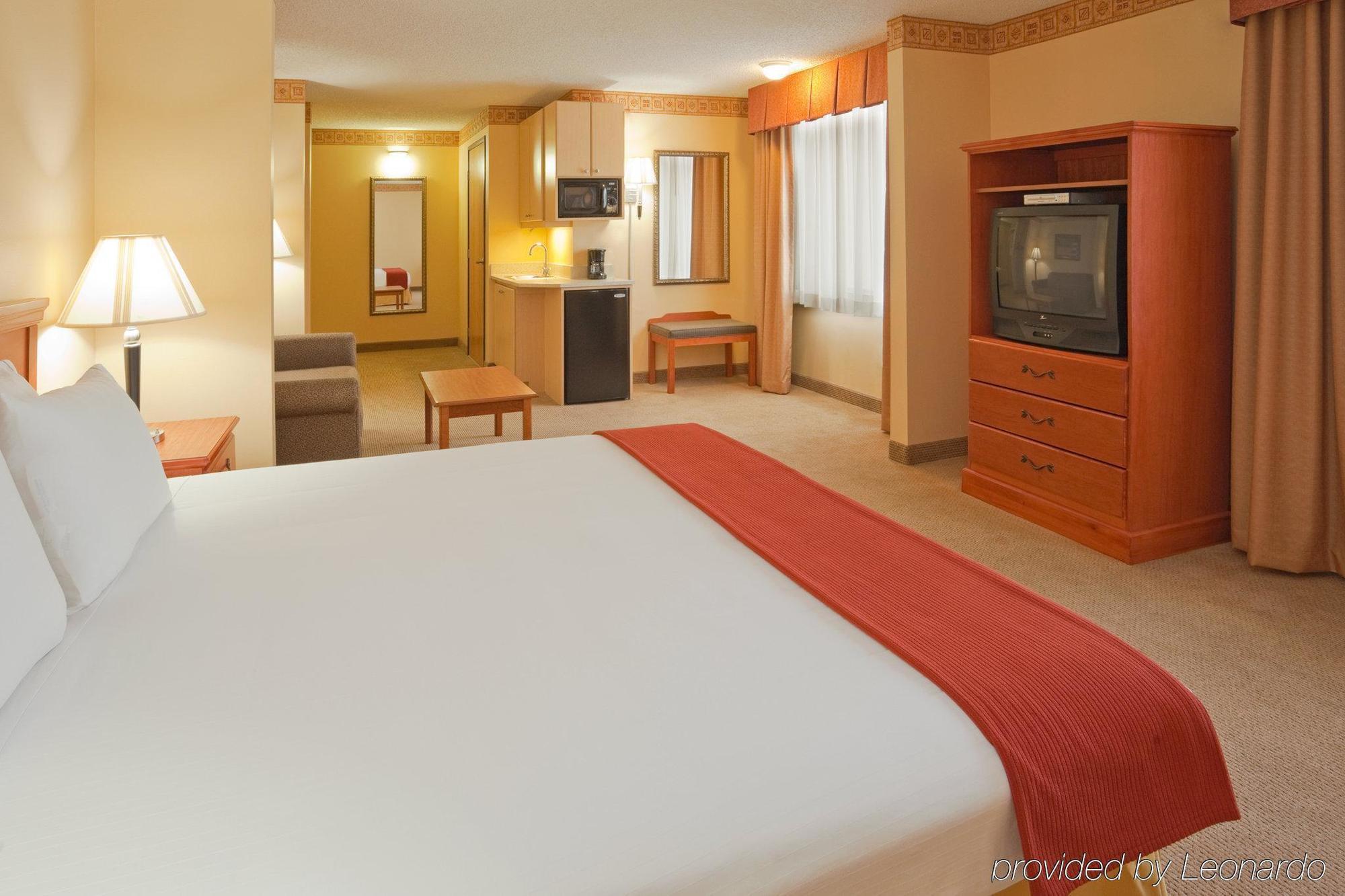 Holiday Inn Express Hotel & Suites Livermore By Ihg Стая снимка