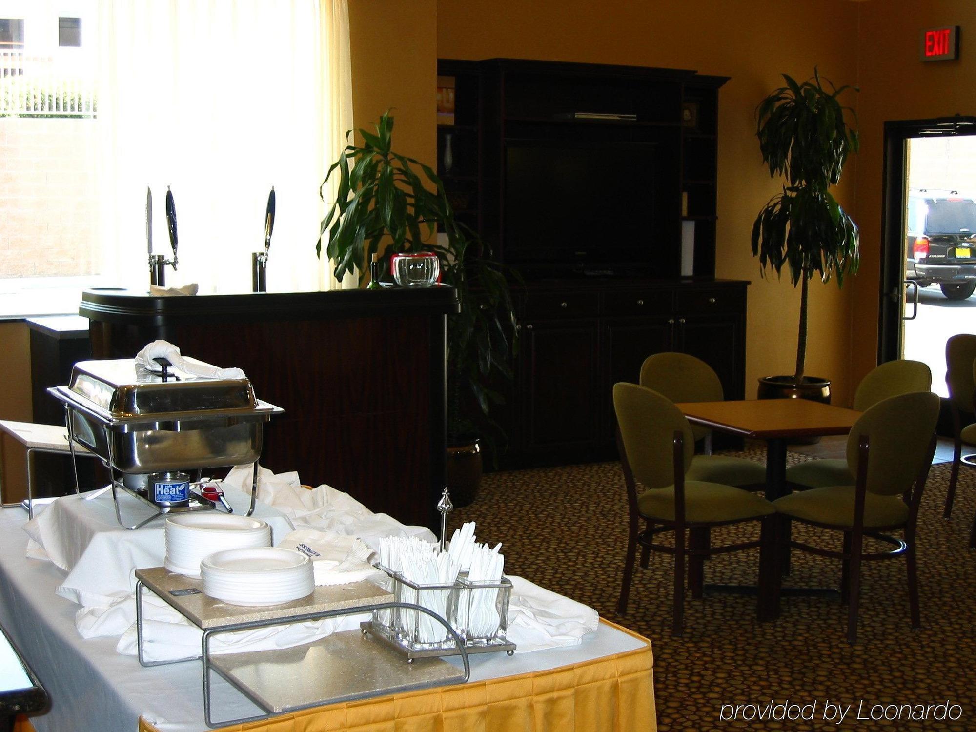 Holiday Inn Express Hotel & Suites Livermore By Ihg Ресторант снимка