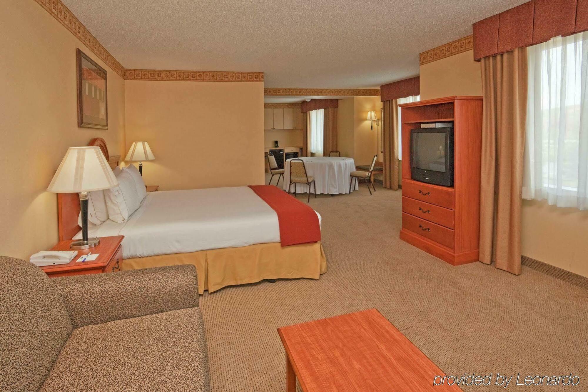 Holiday Inn Express Hotel & Suites Livermore By Ihg Стая снимка