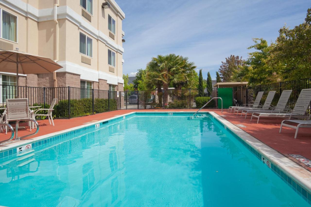 Holiday Inn Express Hotel & Suites Livermore By Ihg Екстериор снимка